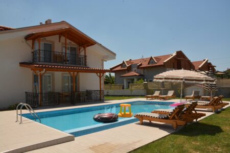 Villa River Green-01